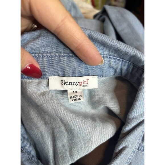 Skinnygirl Korey Denim Button-Down Top Light Wash NWOT Plus Size 1X Raw Hem - Picture 7 of 9